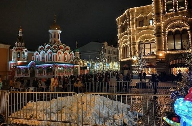 Москва потратила 2,2 млрд рублей на уборку невидимого снега, а теперь завозит настоящий