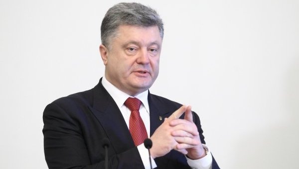 Порошенко - российским журналистам: Перестаньте убивать украинцев