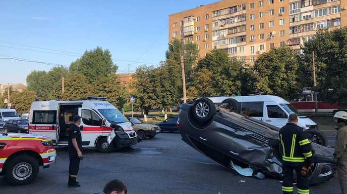 В Харькове в ДТП попала скорая: есть пострадавшие