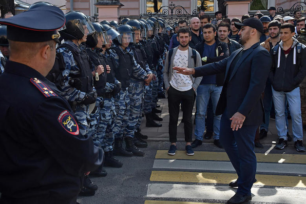 В мэрии Москвы заметили митинг мусульман: просто «люди выражают эмоции» и там «нет никаких плакатов»