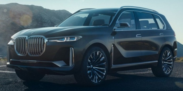 В Сети показали официальные снимки BMW X7