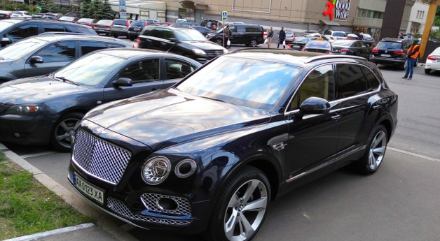 В Украине появился еще один эксклюзивный внедорожник Bentley