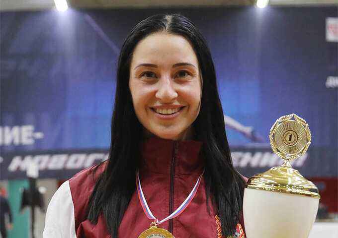 Автомобиль олимпийской чемпионки Яны Егорян забросали бутылками