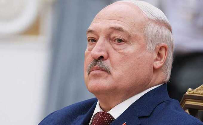 Лукашенко заявил, что наблюдает за белорусами с высоты