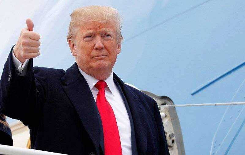 Путин подарил Трампу портрет работы Никаса Сафронова, сообщает CNN