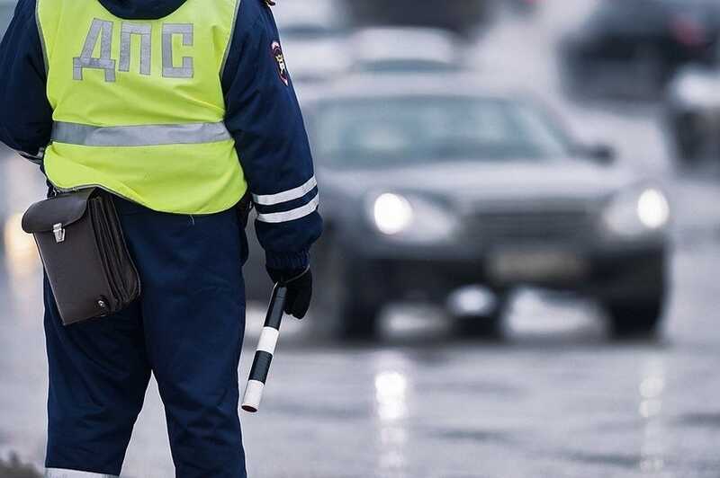 В Москве задержаны четыре сотрудника ДПС по подозрению в получении двух крупных взяток
