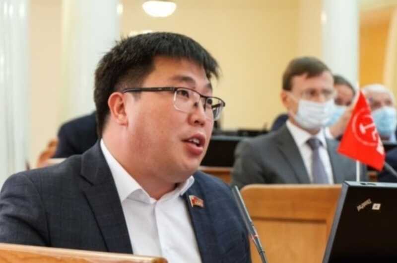 Политическая борьба в Бурятии: коммунистов вытесняют из власти с помощью цензуры