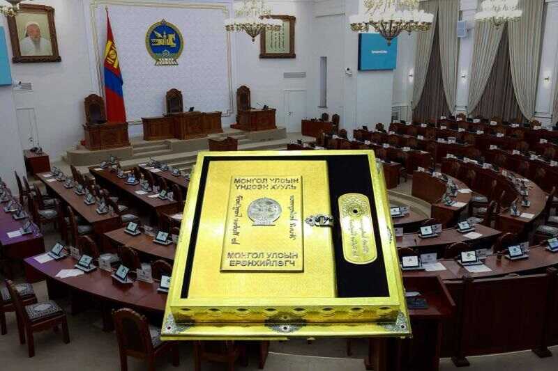 Власти Монголии используют закон в своих интересах для продления срока полномочий