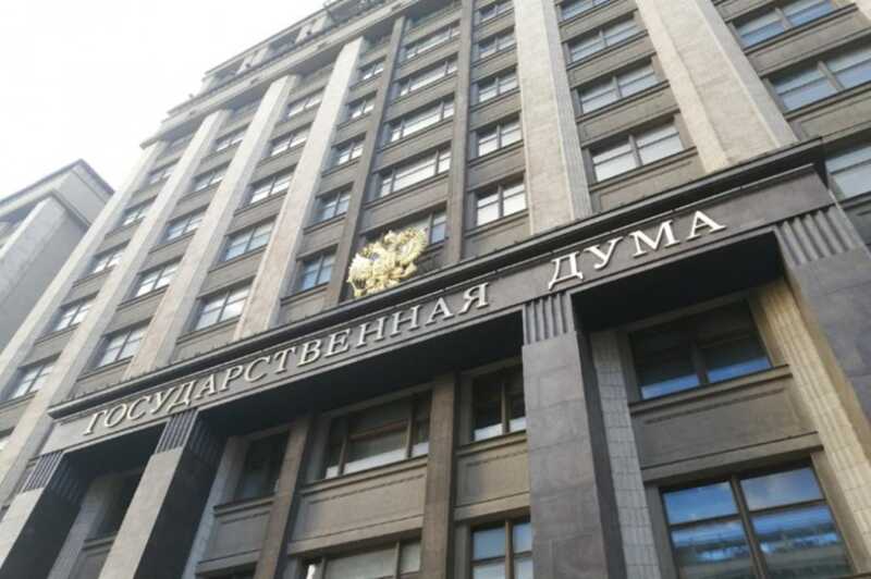 Госдума утвердила штрафы до 500 тысяч рублей за продажу энергетиков лицам младше 18 лет