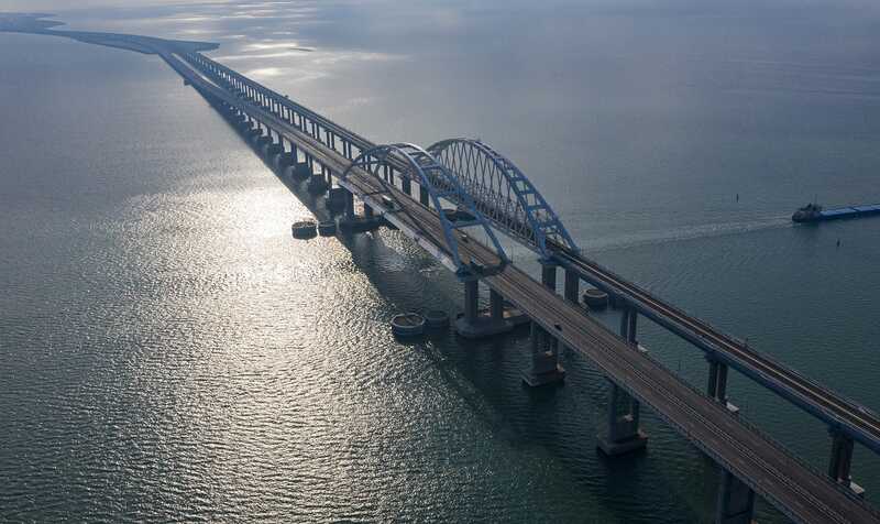 В Крыму закрыли мост из-за угрозы атаки морских дронов
