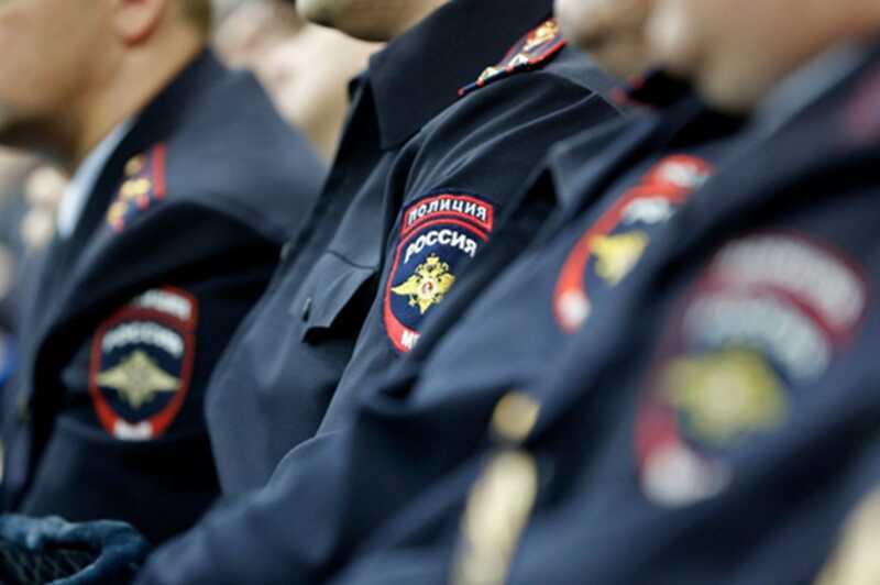 Погоны, алкоголь и оружие: сотрудники силовых структур Подмосковья превратили спецслужбы в криминальное сообщество