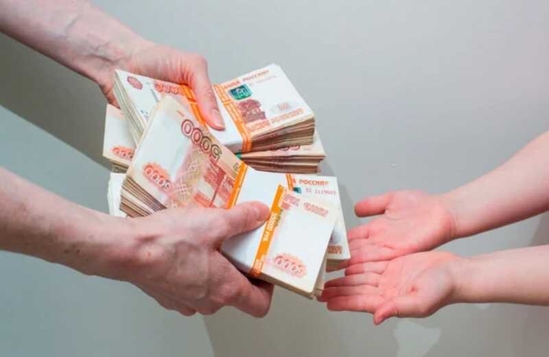 Росстат отметил значительное увеличение случаев задержек заработных плат в России