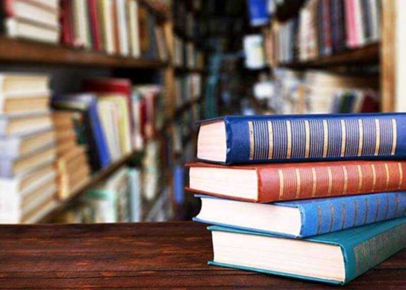 Магазины и дистрибьюторы книг на ЛГБТ-тематику сталкиваются с давлением из-за обвинений в «экстремизме»