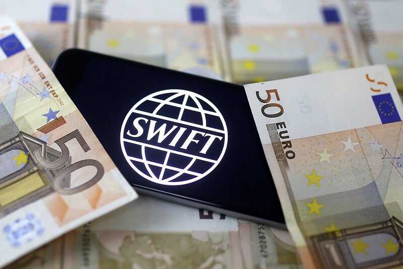 Европейский союз отключит 22 российских банка от SWIFT в новом пакете санкций