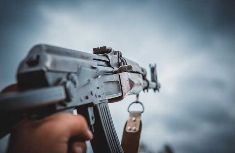 В Новосибирске сотрудников ПВО заменили охранниками с винтовками