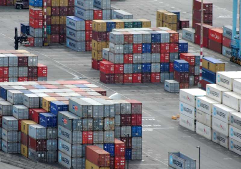 Украина сокращает объемы экспорта, одновременно наращивая объемы импорта товаров