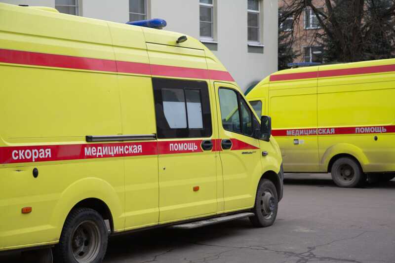 В Санкт-Петербурге пьяные мужчины напали на медицинскую бригаду скорой помощи
