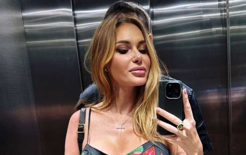 На Канарских островах певица Слава Каминская разместила фото с мужчиной, напоминающим Виктора Януковича
