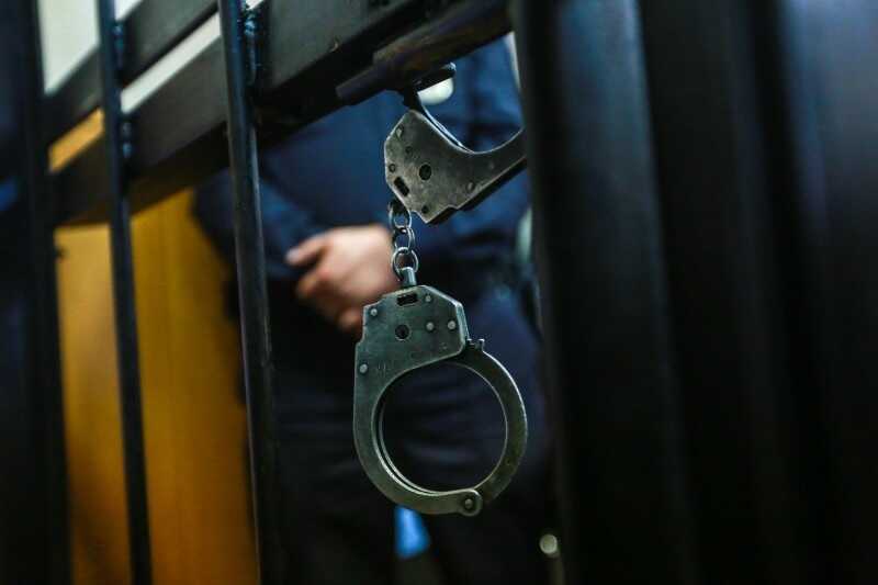 В Азербайджане в зале суда показали избитых россиян