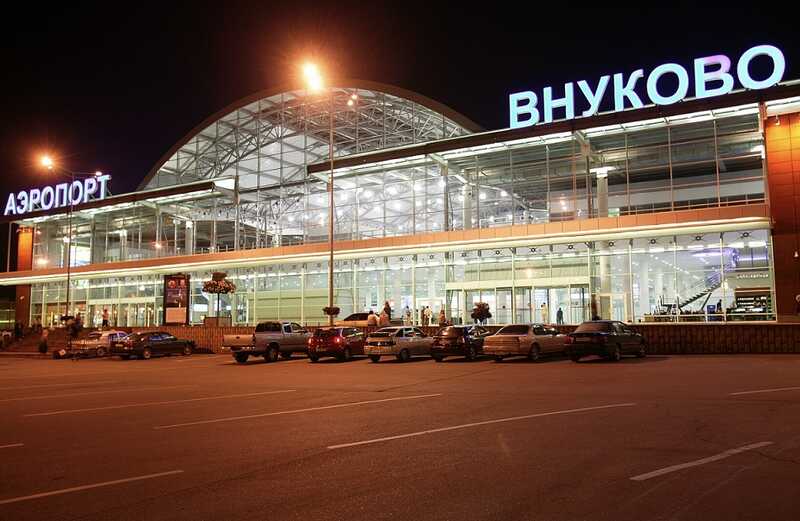 Немецкая компания передала долю в Duty Free родственнику Ильхама Рагимова, которого связывают с "профессором" Путиным