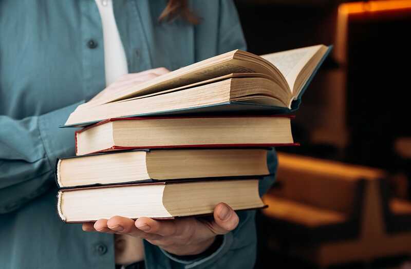 Российский книжный союз создал рекомендации для книжных магазинов о том, как обращаться с произведениями авторов, которые получили статус иноагентов