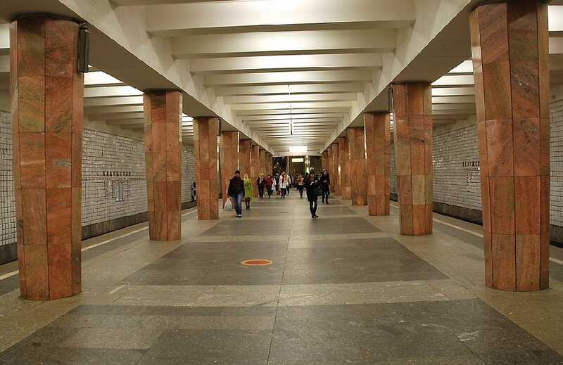 Задымление на станции остановило поездное движение в центре Москвы