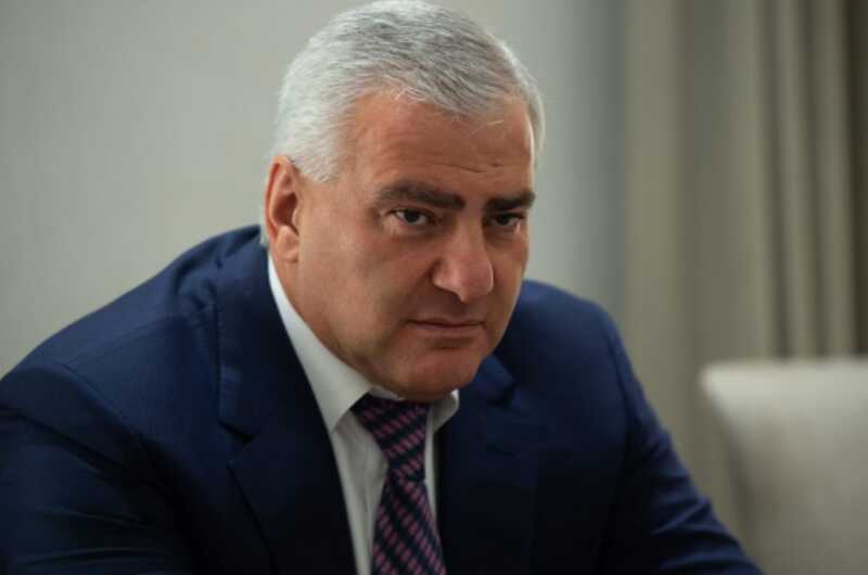 Российского олигарха Самвела Карапетяна в Армении заключили под стражу на срок в два месяца