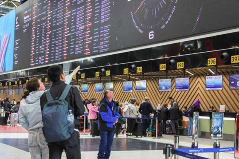 В аэропортах России фиксируются многочисленные задержки и отмены рейсов