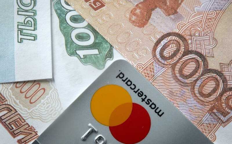 Работодателям в России запретят уменьшать премии более чем на 20%
