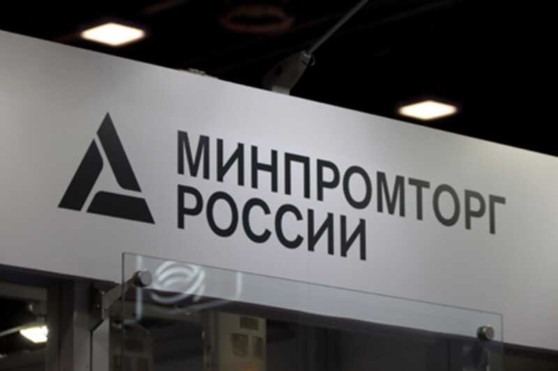 Пустые обещания и провалы: каким образом шаги Минпромторга приводят автопром и авиацию в тупик