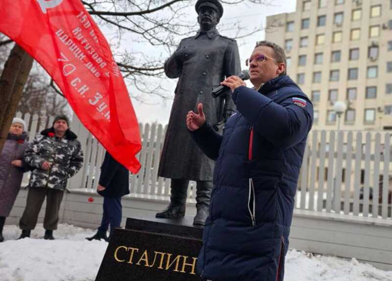 Вологодский суд постановил разобрать памятник Сталину