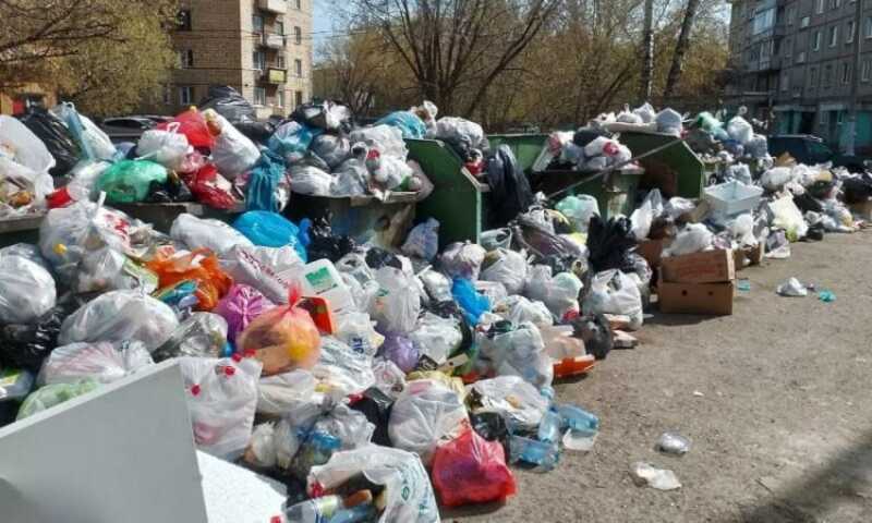 Мусорный кризис в Красноярске: тарифы увеличиваются, вывоз прекращается, чиновники уклоняются от ответственности