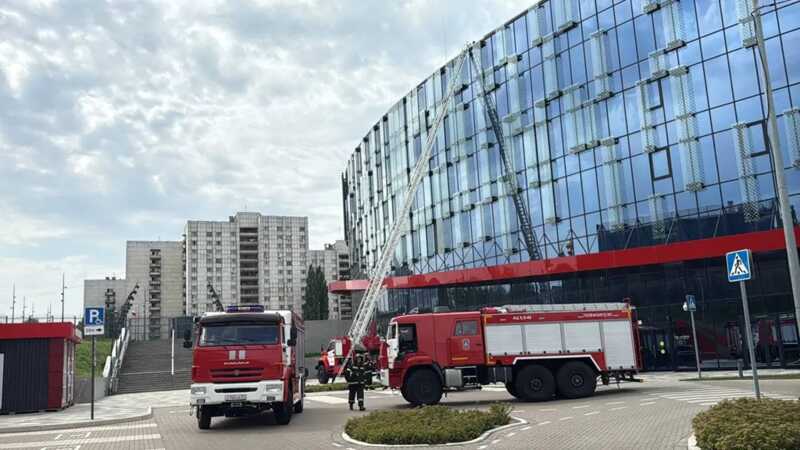 На "Белгород Арене" произошел пожар после падения обломков дрона