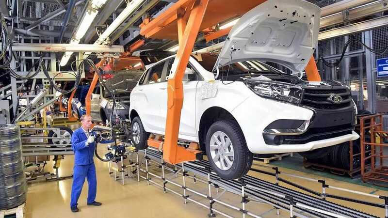 АвтоВАЗ снижает заработные платы сотрудникам как минимум на 20% в связи с уменьшением спроса