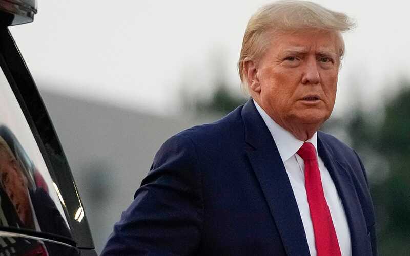 Трамп пригрозил «намного большим» числом вторичных санкций за приобретение российской нефти