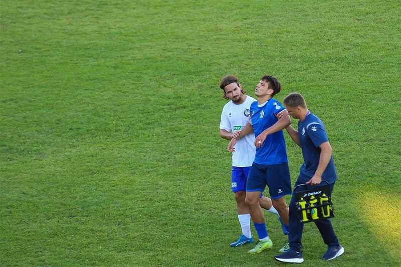Спортсмен Кирилл Могель забил мяч и получил травму, отмечая достижение