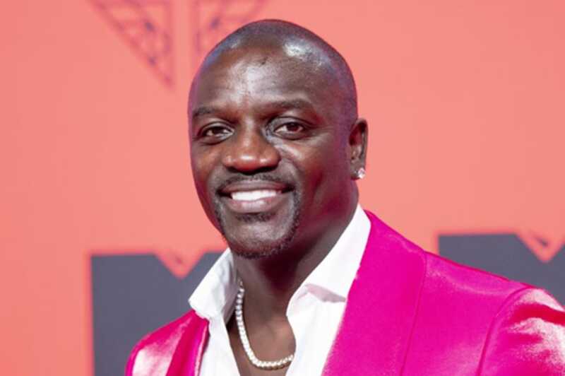Рэпер Akon атаковал охранника во время своего концерта в Сочи