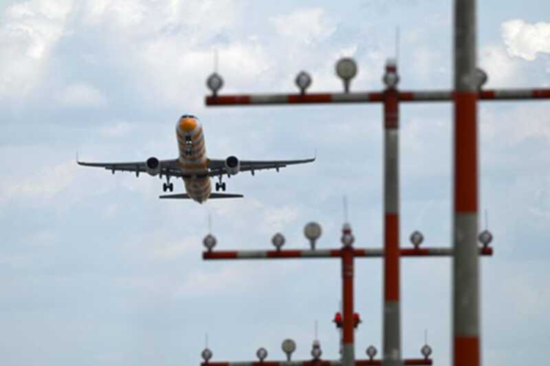 Самолёт немецкой авиакомпании Condor загорелся во время полёта