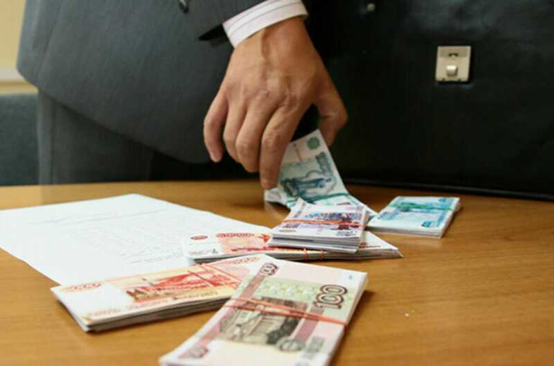 Олег Новосельский и депутат Илья Вольфсон занимаются хищением бюджетных средств Татарстана через подозрительные контракты