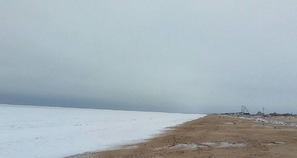 На Херсонщине море покрылось льдом: опубликованы впечатляющие фото и видео