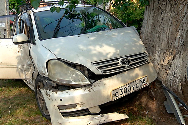 В Иркутске на глазах у прохожих расстреляли автомобиль местного «авторитета» по кличке Француз