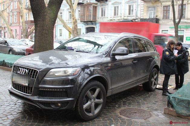 В Одессе под Audi Q7 монаха нашли GPS-трекер