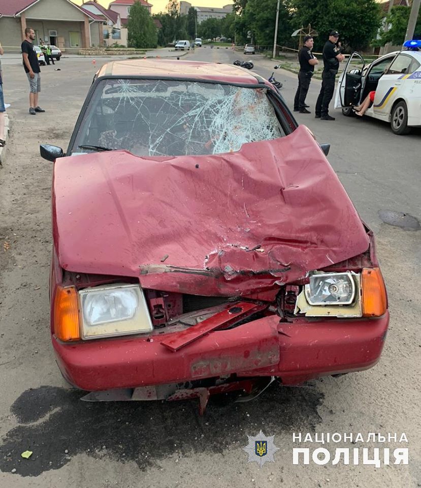 В Николаевской области произошло ДТП с молодым полицейским на мотоцикле. Фото qkqidtqideeiqdeglv