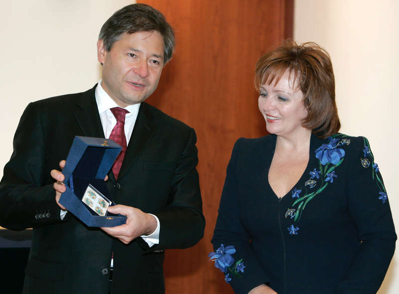 The Russian president s wife Lyudmila Putina Information Technologies and Communication Minister Leonid Reiman participating in