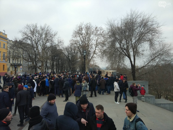  В Одессе неизвестные шутники собрали "проплаченный митинг"