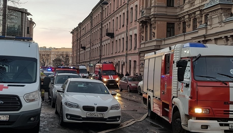 Ð’ Ð Ð¾ÑÑÐ¸Ð¸ Ð¾Ð±Ñ€ÑƒÑˆÐ¸Ð»ÑÑ ÑƒÐ½Ð¸Ð²ÐµÑ€ÑÐ¸Ñ‚ÐµÑ‚: Ð¿Ð¾Ð´ Ð·Ð°Ð²Ð°Ð»Ð°Ð¼Ð¸ Ð´ÐµÑÑÑ‚ÐºÐ¸ Ð»ÑŽÐ´ÐµÐ¹