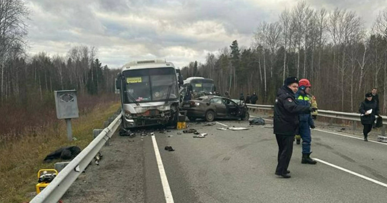 В ХМАО в ДТП погибли два человека при столкновении автобуса с легковушкой kkiqqqidrkitekrt qzeidhiqqdieevls