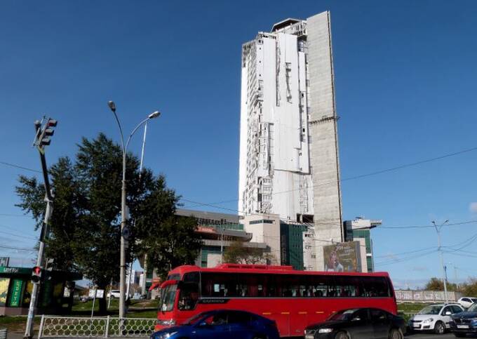 «Самолет» заходит на скандально известный недострой Екатеринбурга. Девелоперы заявили о рисках для КРТ и конфликтах с жителями uriqzeiqqiuhkrt uriqzeiqqiuhatf htiqqiuhihdvls